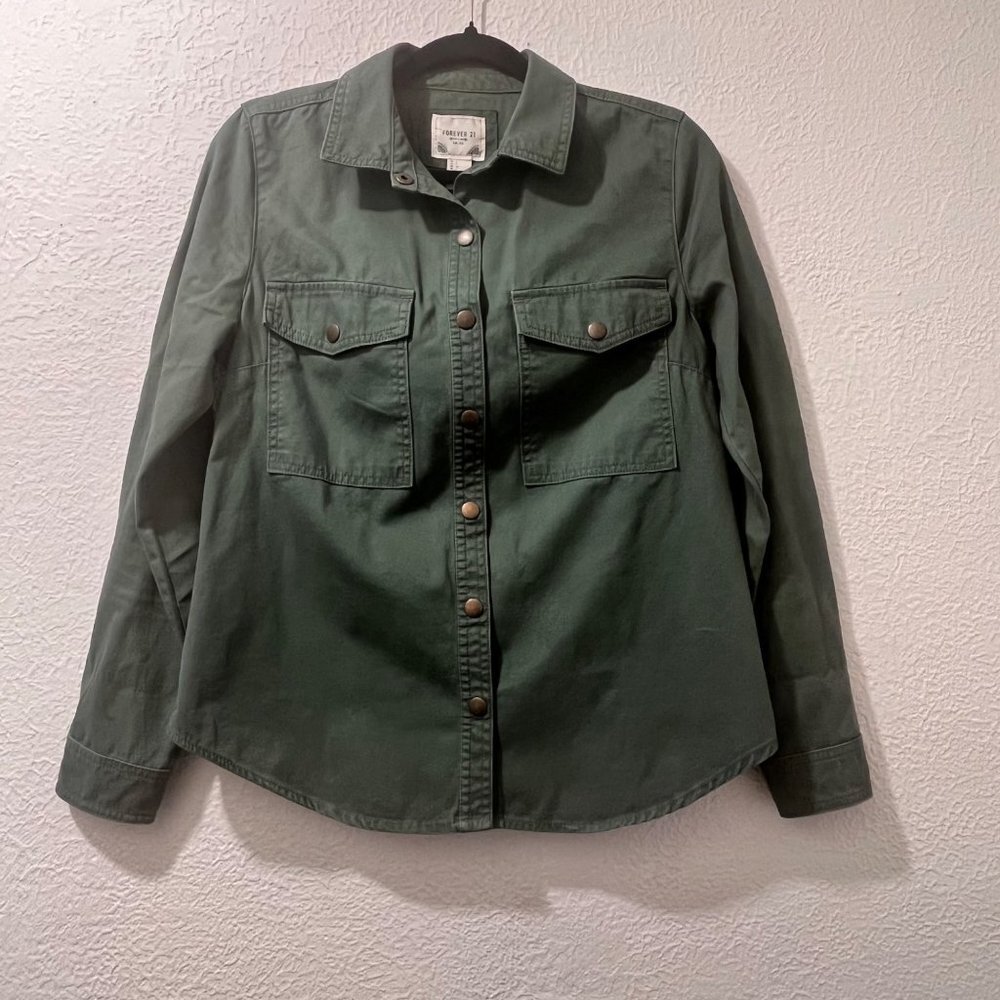 Forever 21 Women Green Long Sleeve Button Down  Shirt Size Small‎